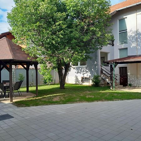 Apartman Kod Dide I Bake Vukovar Eksteriør bilde